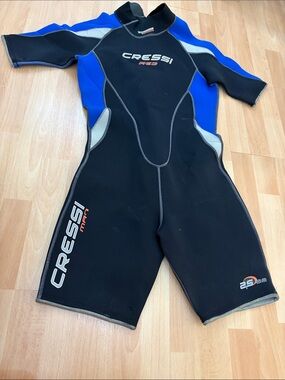 Cressi Men’s Shorty Rash Guard Wetsuit – Black & Blue